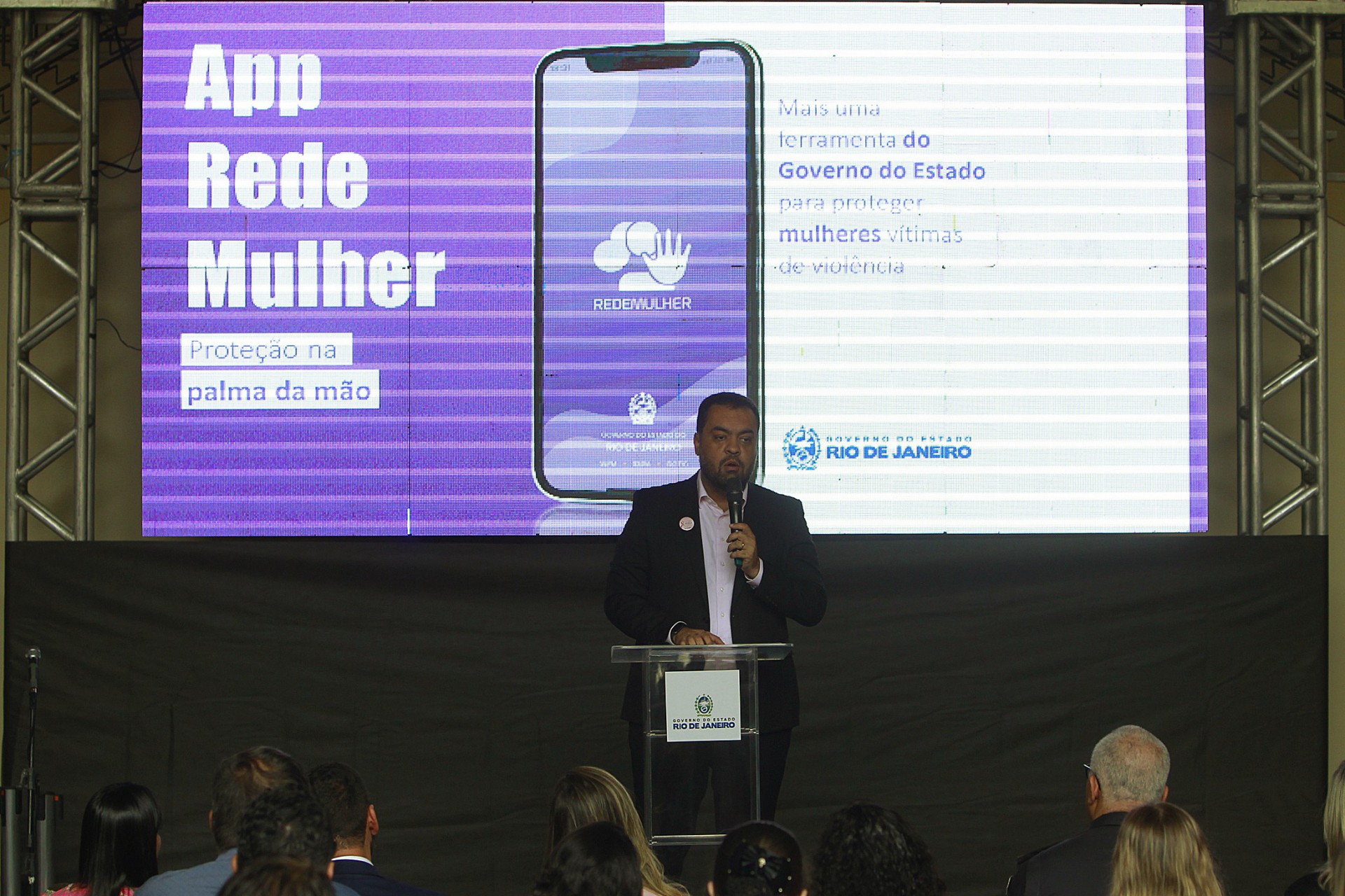 O governador Claudio Castro lan&ccedil;a aplicativo para mulher vitima de viol&ecirc;ncia, no Pal&aacute;cio Guanabara, em Laranjeiras - Reginaldo Pimenta / Agencia O Dia
