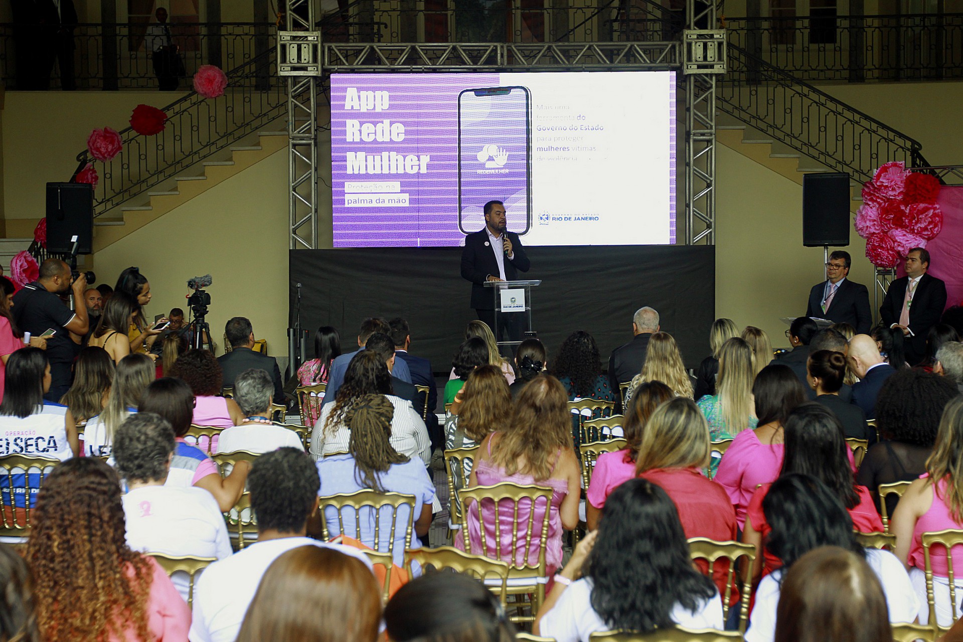 O governador Claudio Castro lan&ccedil;a aplicativo para mulher vitima de viol&ecirc;ncia, no Pal&aacute;cio Guanabara, em Laranjeiras - Reginaldo Pimenta / Agencia O Dia