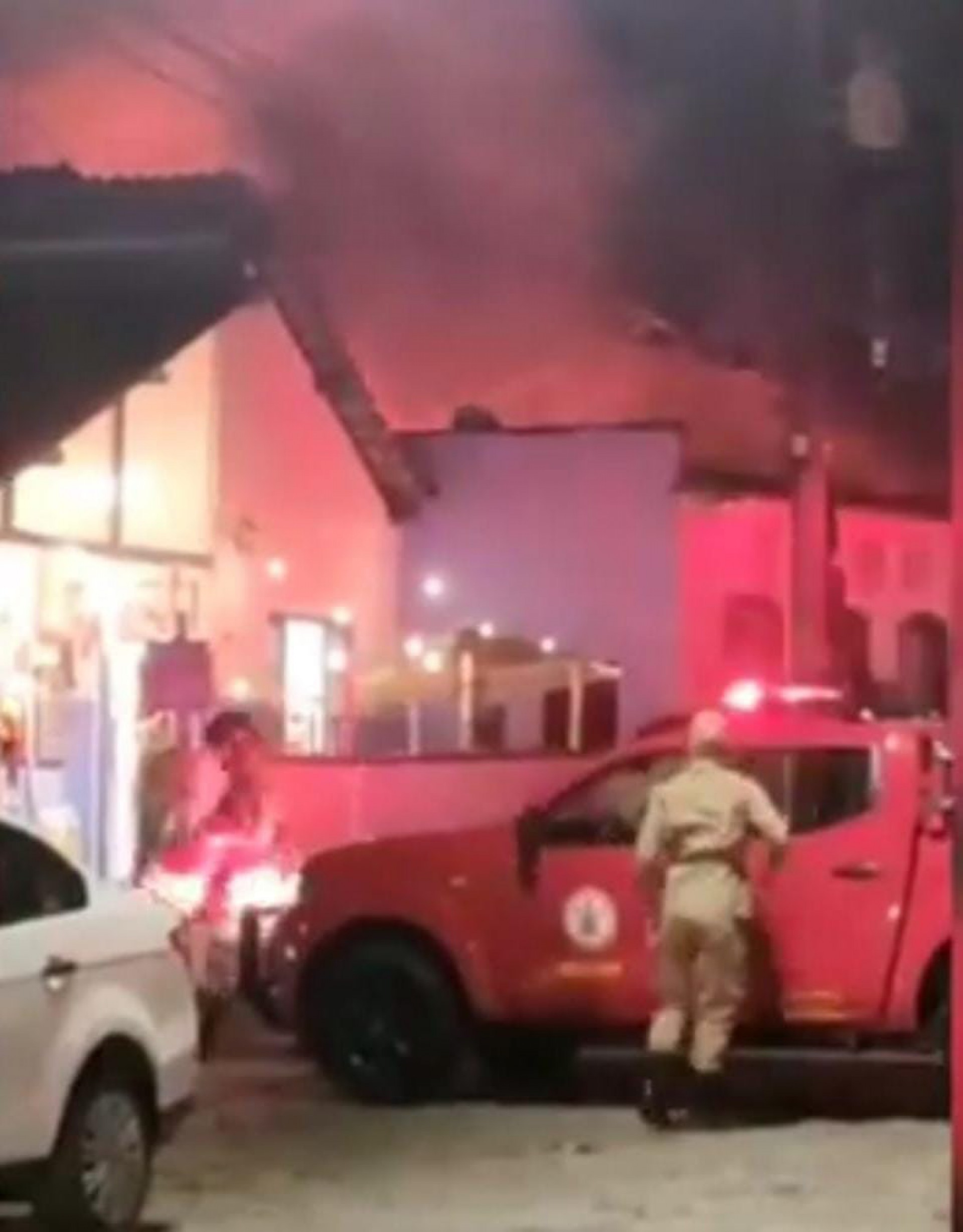 Mercado pega fogo em Paraty - Divulgação/rede social