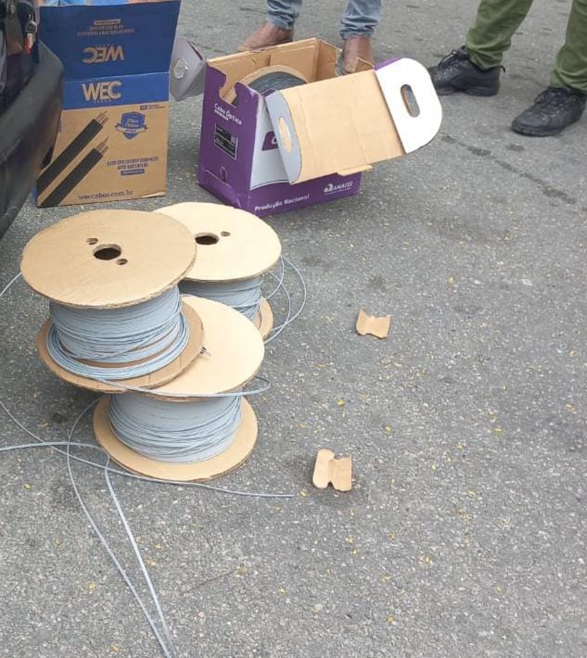 PMs apreenderam materiais de origem a ser verificada em uma localidade entre os bairros de Del Castilho e Inha&uacute;ma