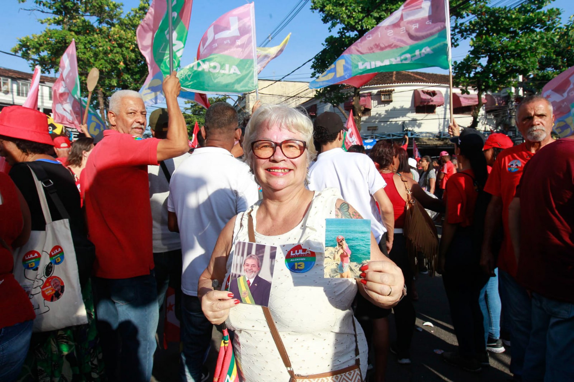 Cariocas apoiam Lula em caminhada em Padre Miguel - Reginaldo Pimenta/Agência O Dia