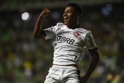 Em jogo animado no Independência, Flamengo vence o América-MG pelo Brasileirão