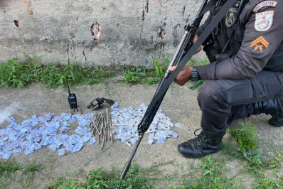 Criminoso armado é preso na comunidade do Sebinho, em Mesquita