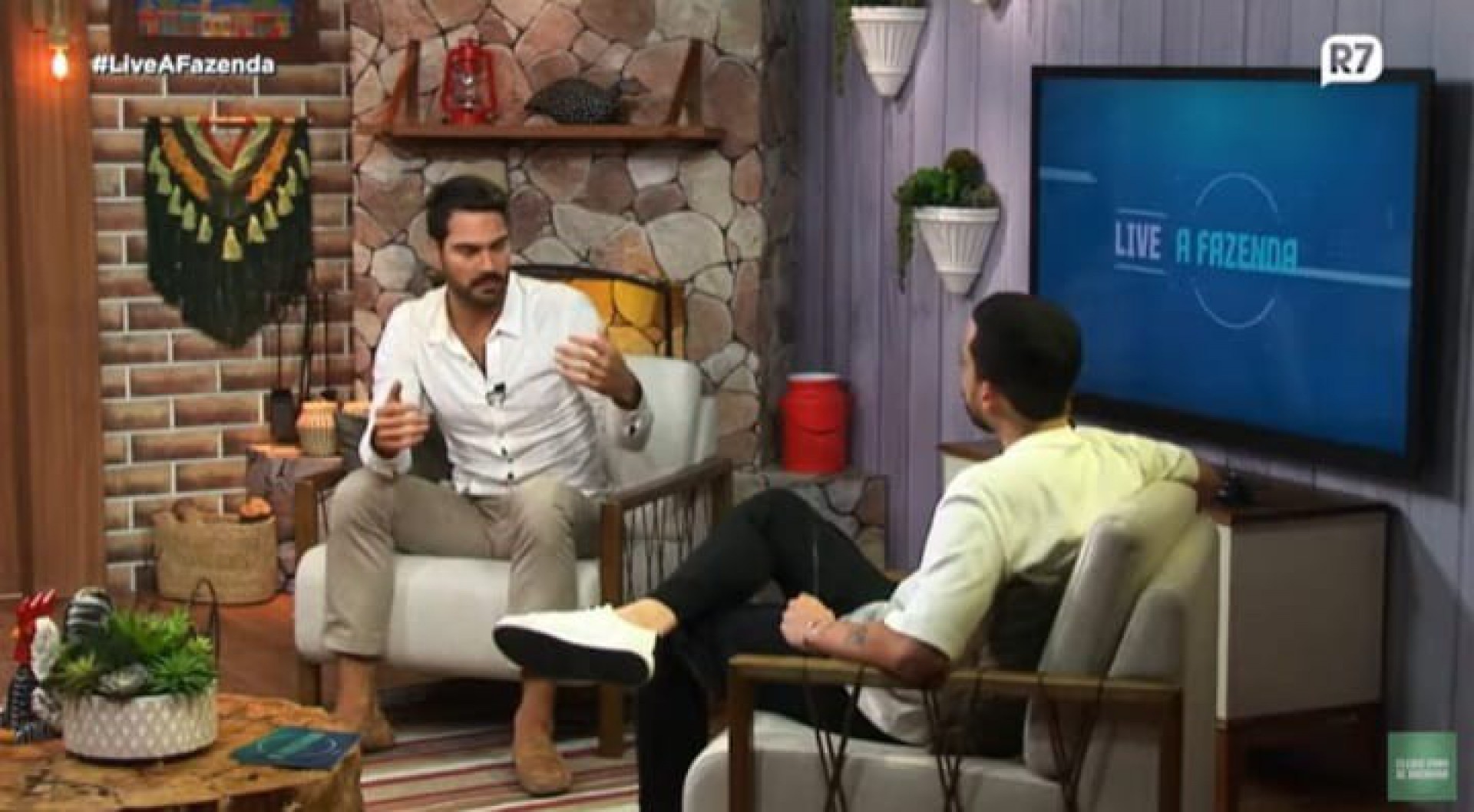 Expulso de 'A Fazenda', Shay questionou decisões da Record - Reprodução/Youtube