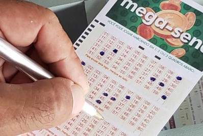 Mega-Sena acumula e prêmio principal vai para R$ 12 milhões