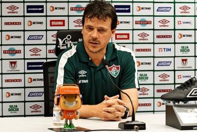 Fluminense encaminha renovação de contrato de Fernando Diniz por mais duas temporadas