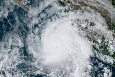 Roslyn atinge o Pacífico mexicano como furacão de categoria 3