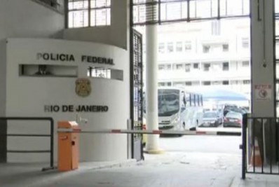 Roberto Jefferson chega à sede da PF no Rio