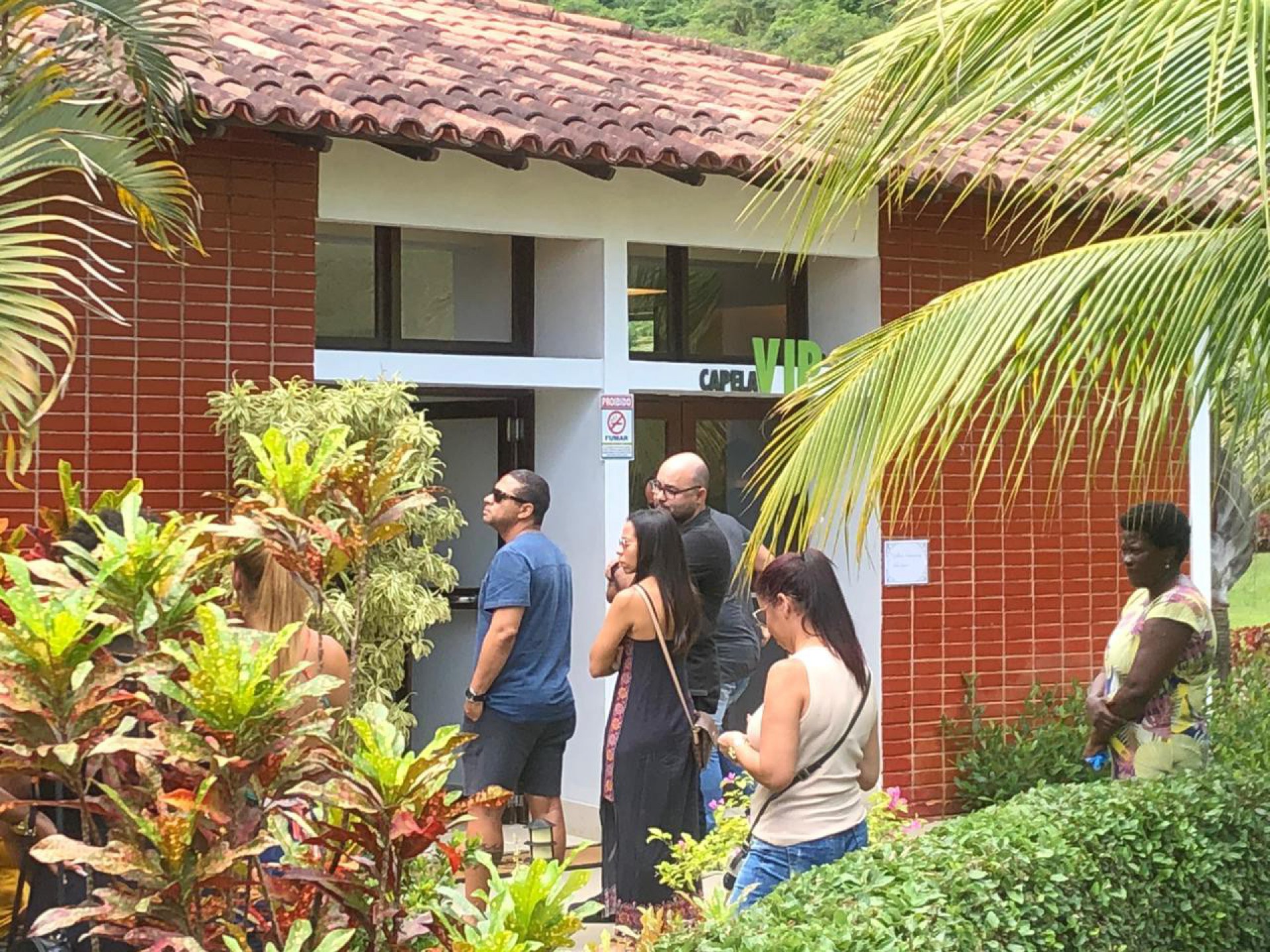 Corpo do empresário Gilberto Monteiro foi enterrado no Jardim da Saudade Paciência, na Zona Oeste do Rio - Pedro Medeiros / Agência O Dia