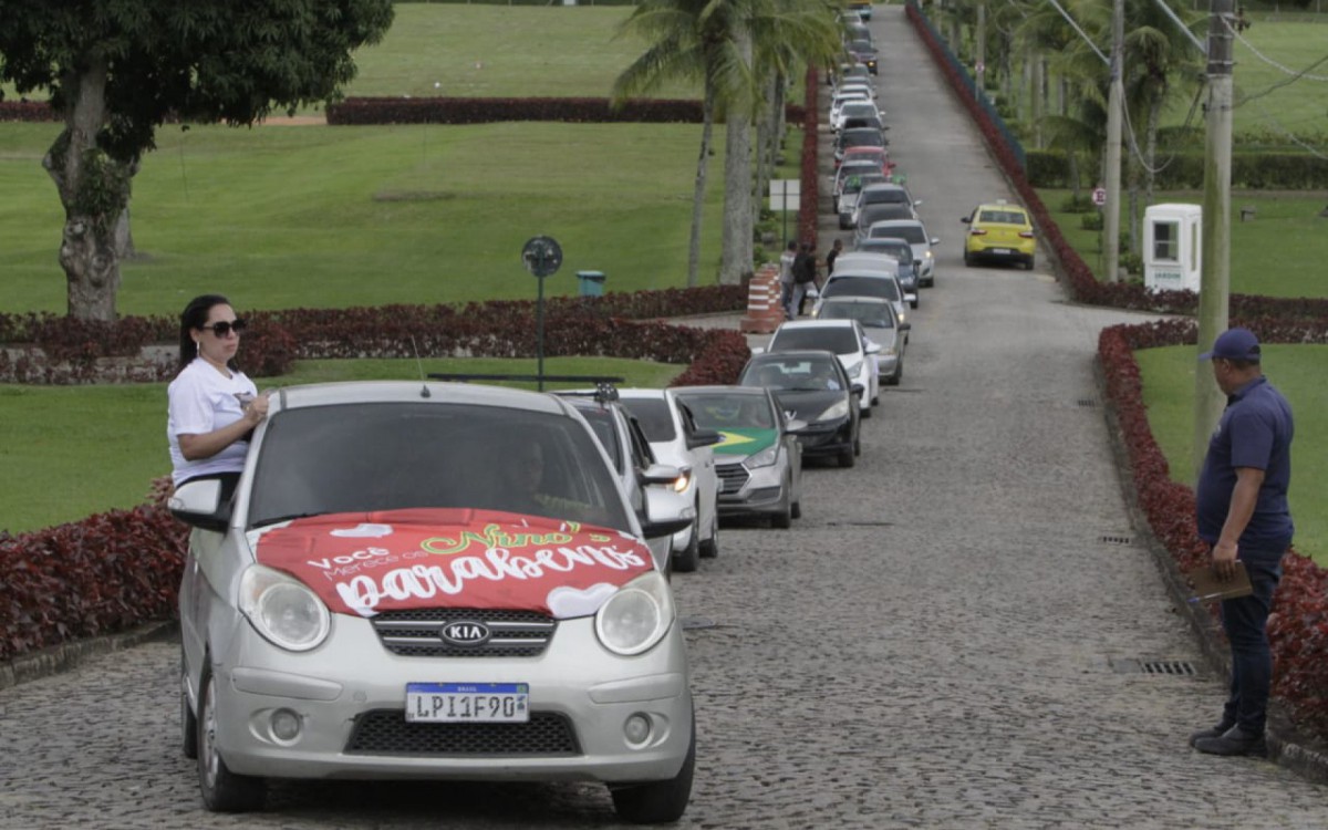 Uma carreata foi realizada como homenagem ao empres&aacute;rio