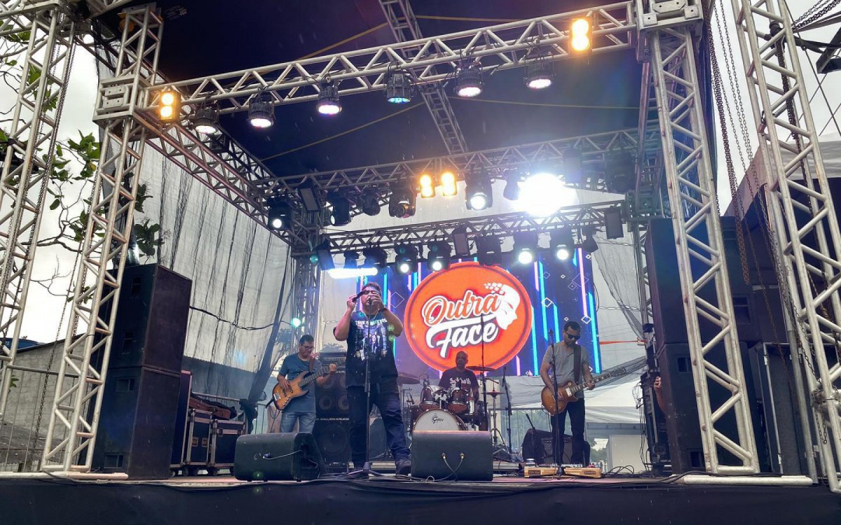 A banda Outra Face foi uma das atra&ccedil;&otilde;es em Guapimirim