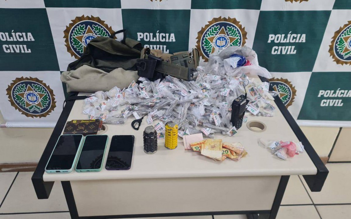 Material apreendido durante operação no Morro da Caixa D´Água - Divulgação