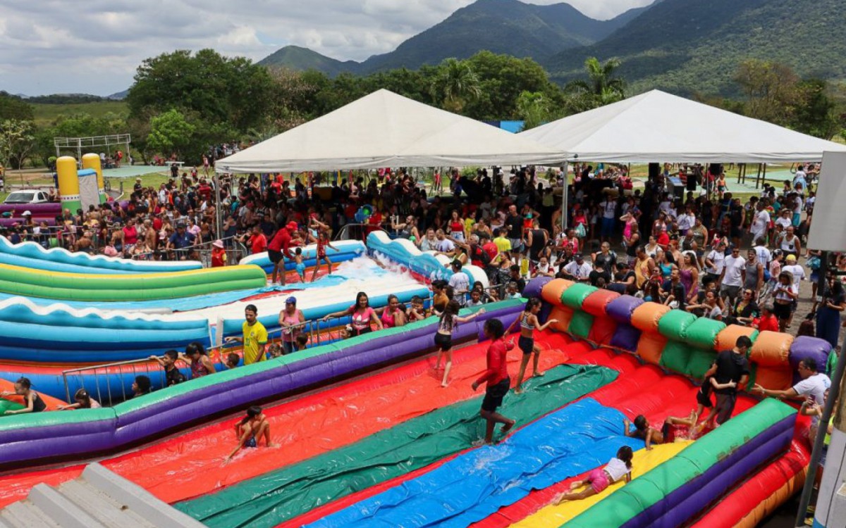 Um escorrega gigante foi uma das atra&ccedil;&otilde;es no evento no Gericin&oacute;