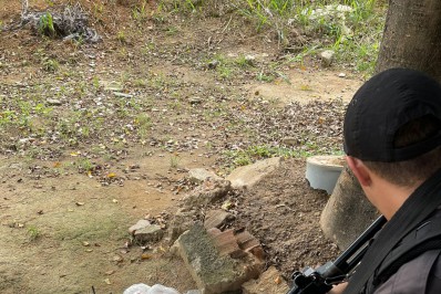 PM prende cinco homens por tráfico de drogas em São Gonçalo