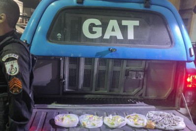 Homem é preso com maconha e cocaína em Cabo Frio