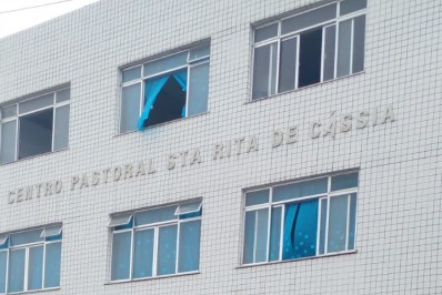 Duas semanas após incêndio em escola, estudantes voltam às aulas na Zona Norte 