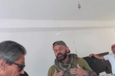 Policial encarregado de negociação com Roberto Jefferson relatou que Padre Kelmon e pastor furaram bloqueio da PF