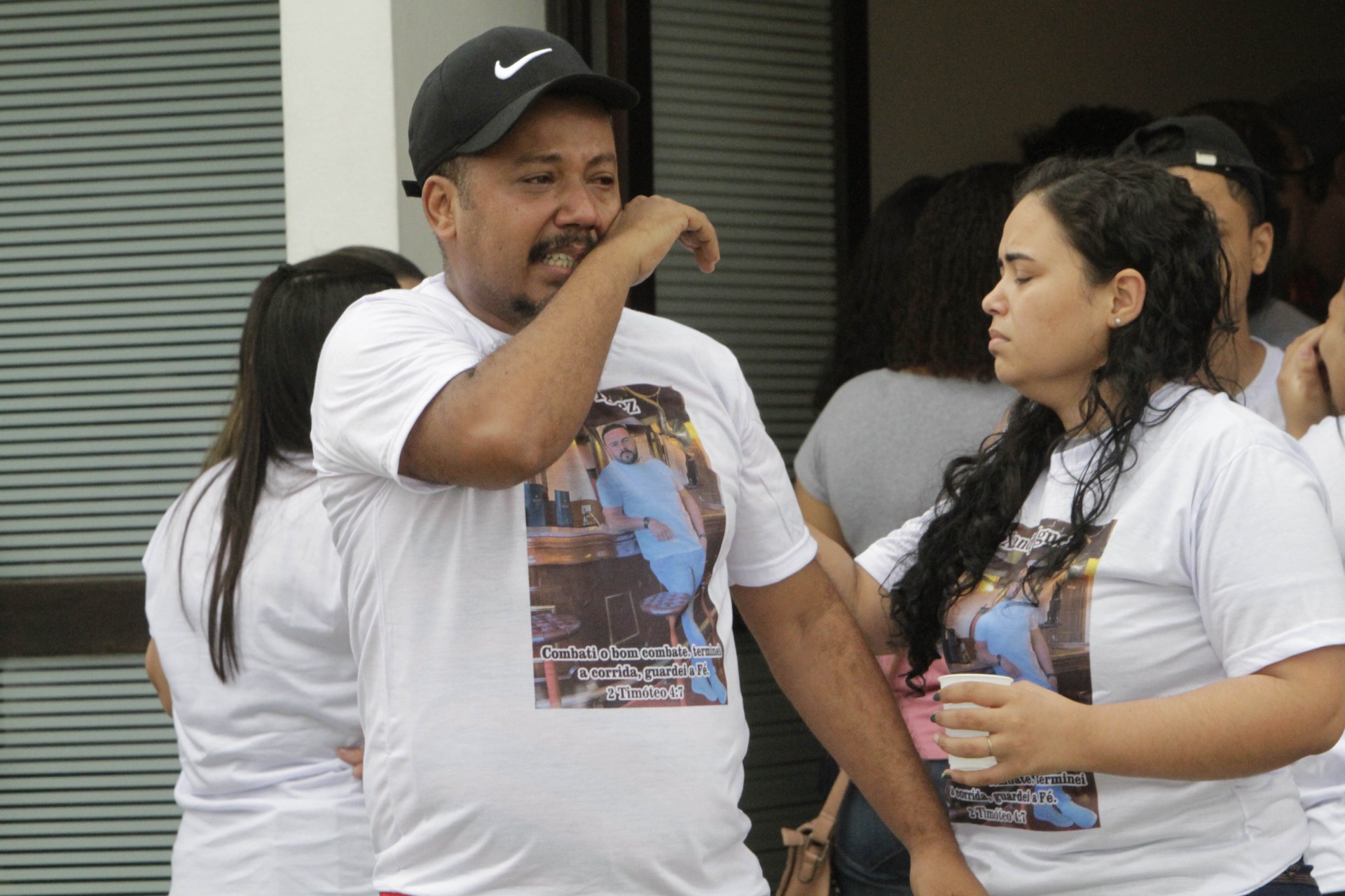 Enterro do Empresario Alexandre Pinheiro de 37 anos, em Paciência.  - Marcos Porto/Agencia O Dia