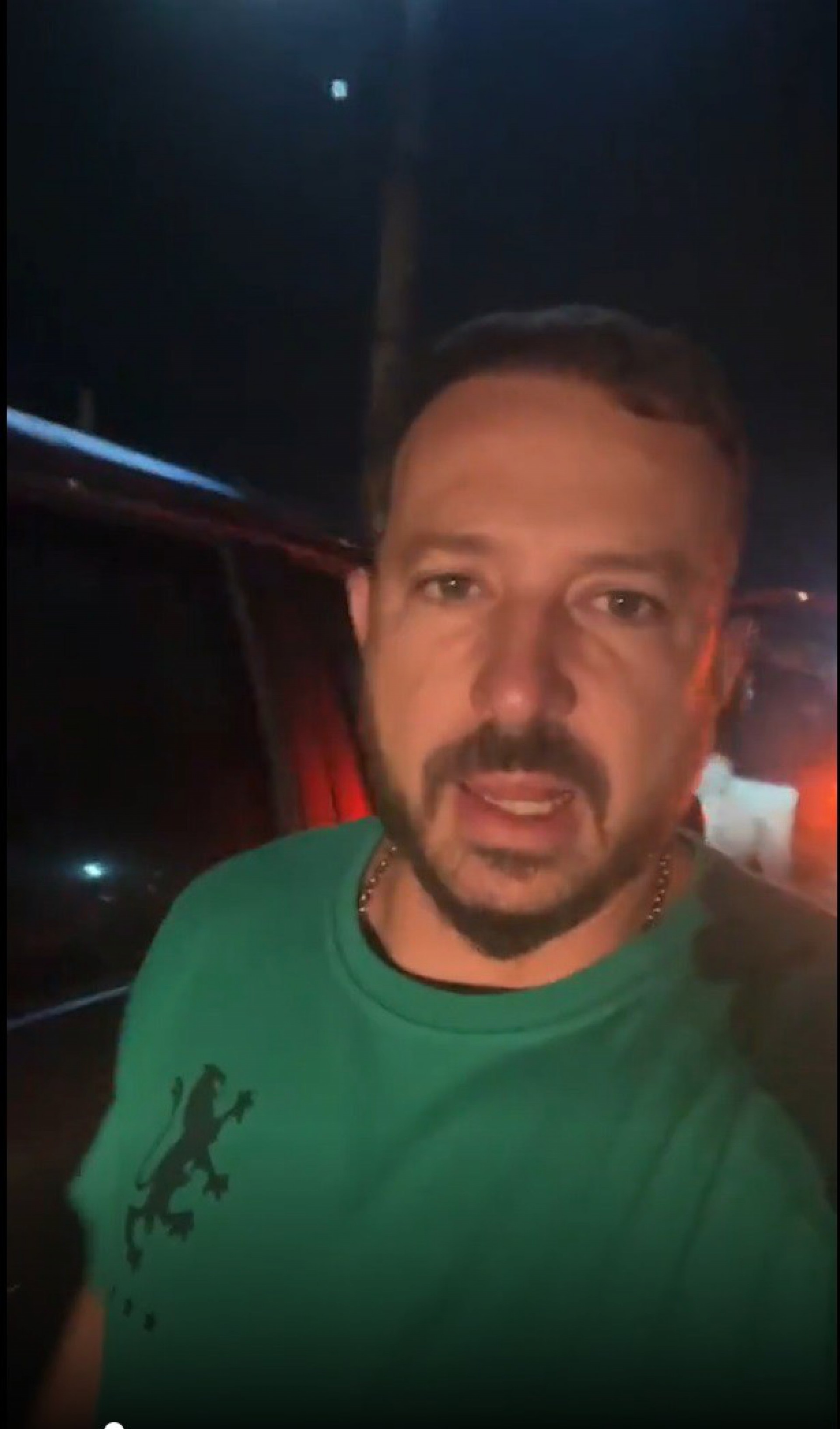 Nas redes sociais, o prefeito fez uma transmiss&atilde;o ao vivo e disse estar tudo bem