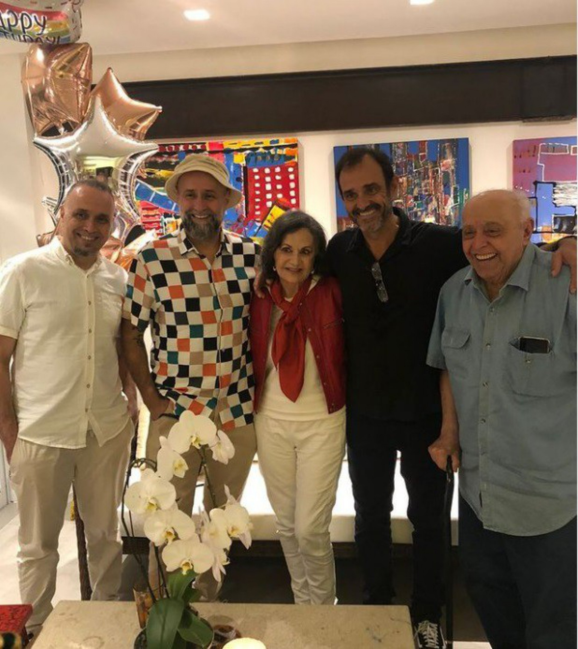 Rosamaria Murtinho curte anivers&aacute;rio ao lado da fam&iacute;lia  - Reprodu&ccedil;&atilde;o do Instagram