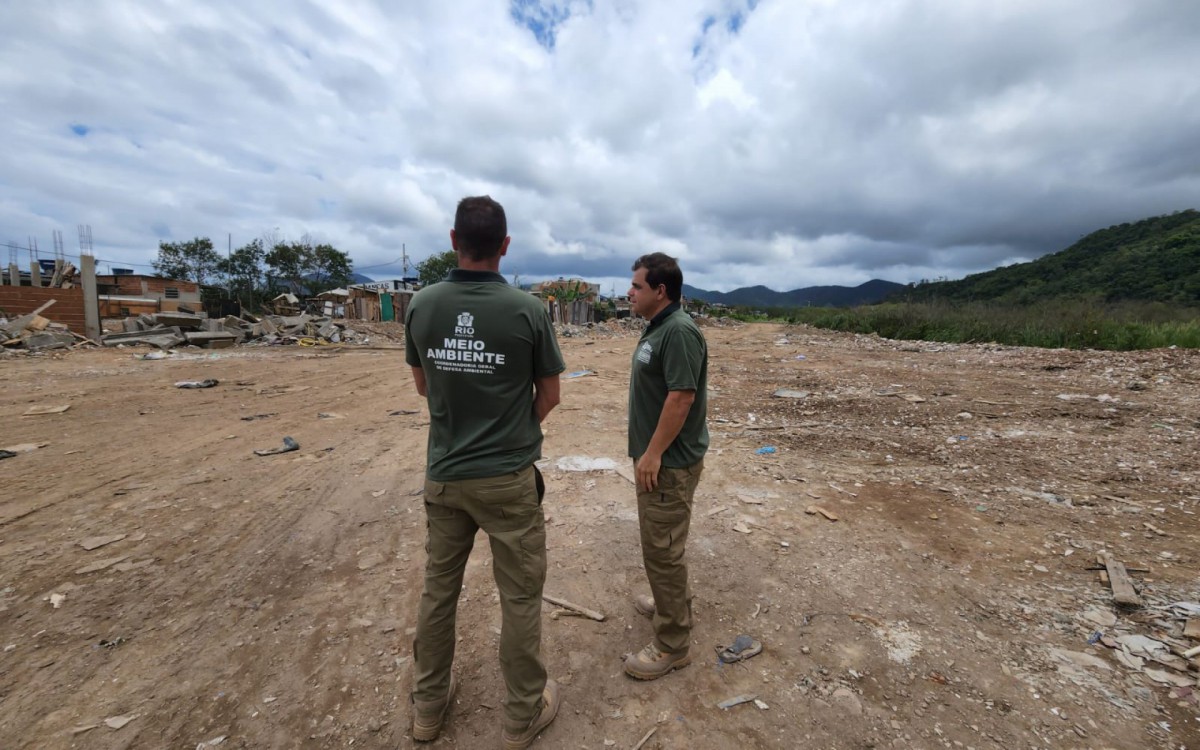 Agentes da Secretaria Municipal de Ambiente e Clima (Smac) e da Polícia Militar Ambiental realizaram operação - Foto: Divulgação Pmerj/Smac