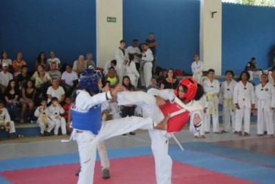 Arraial do Cabo conquista 1º lugar em evento de taekwondo
