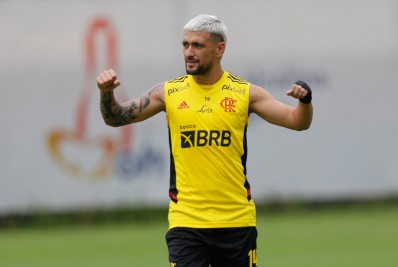 Destaque do Flamengo, Arrascaeta admite possibilidade de passar por operação em 2023