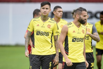Recuperado de lesão, Erick Pulgar deverá ser titular do Flamengo contra o Santos