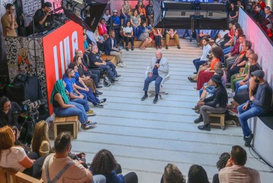 'Eu jamais fecharia uma Igreja', diz Lula em live