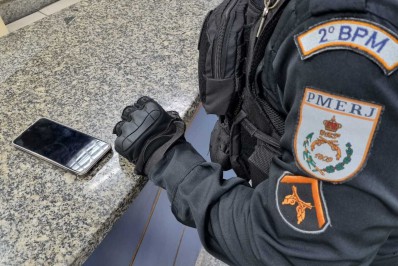 PM prende dois suspeitos de furto de celular em Botafogo