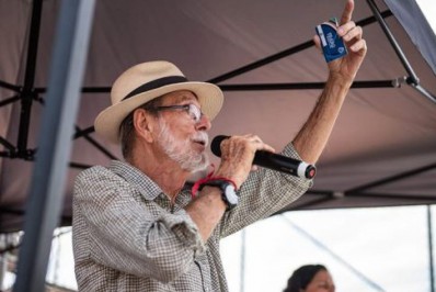 'Moeda Itajuru' chega aos moradores do bairro Tangará, em Cabo Frio, nesta quarta (26)