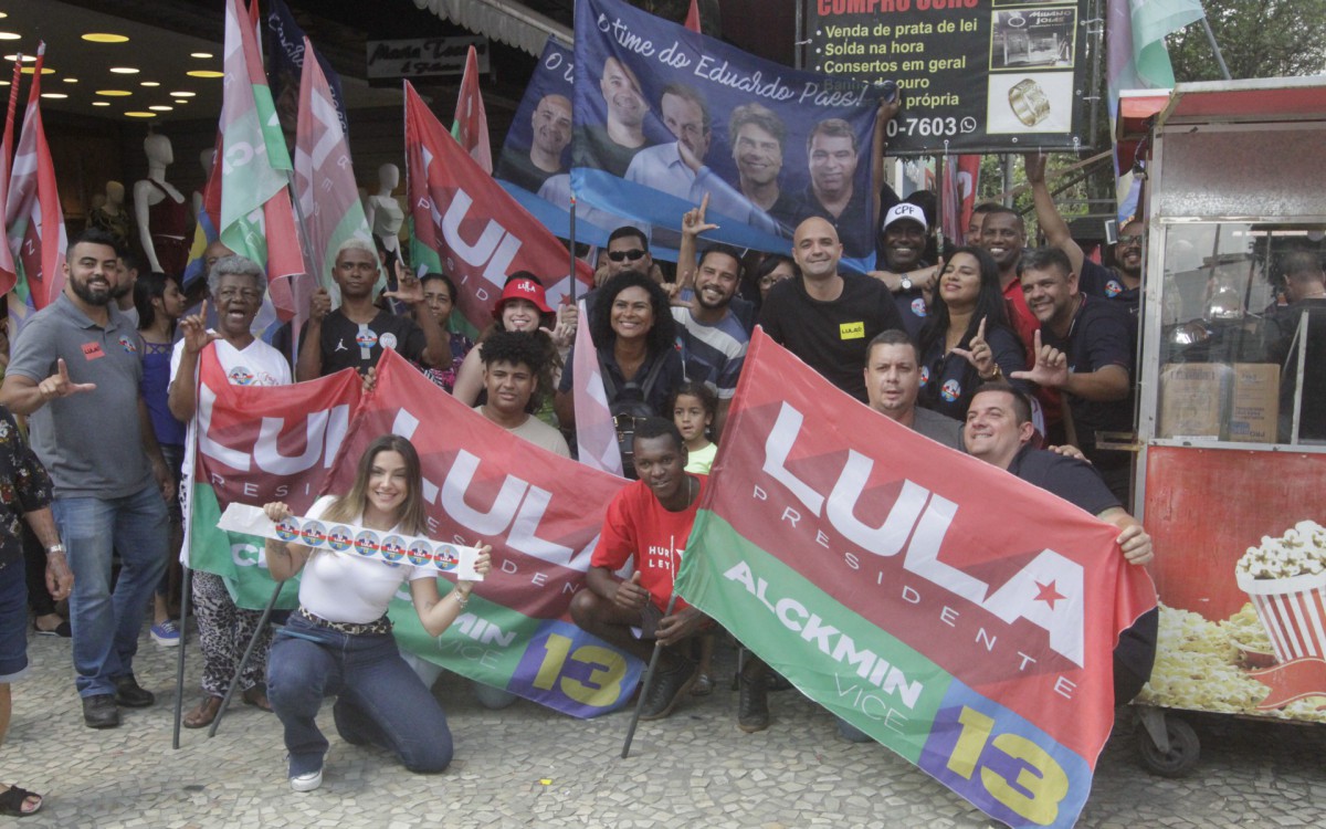 Calçadão de Campo Grande teve caminhada em favor da candidatura de Luiz Inácio Lula da Silva