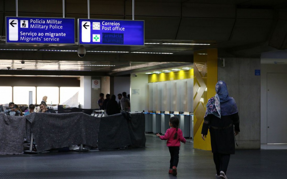 Refugiados Afegãos no Aeroporto de Guarulhos - Rovena Rosa/Agência Brasil