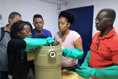 Curso gratuito de encanador predial tem 25 vagas abertas