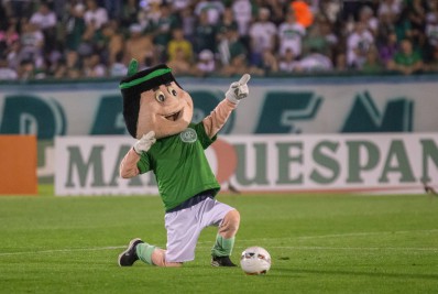 Guarani nega ter autorizado vídeo de atriz pornô se masturbando dentro de estádio em Campinas