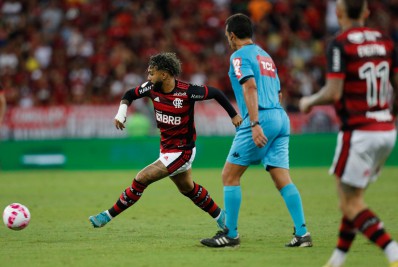 CBF suspende árbitro e responsável pelo VAR de jogo entre Flamengo e Santos