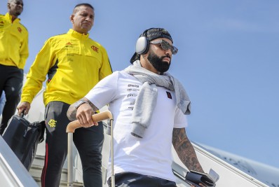 Flamengo chega a Guayaquil para a final da Libertadores e é recepcionado com festa pela torcida