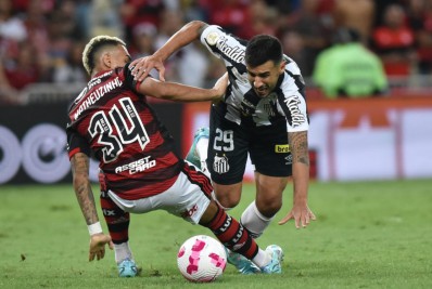 CBF libera áudio do VAR sobre pênalti não marcado em Flamengo x Santos: 'Tropeça no pé'