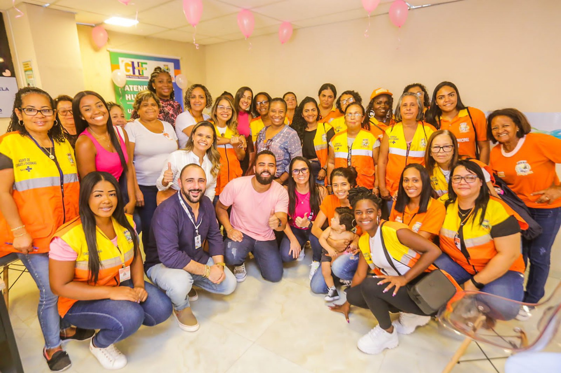 Leandro Santoro, Luana Santos, Brayan Lima e Priscila Musser com agentes de combate a endemias - Rafael Barreto / PMBR