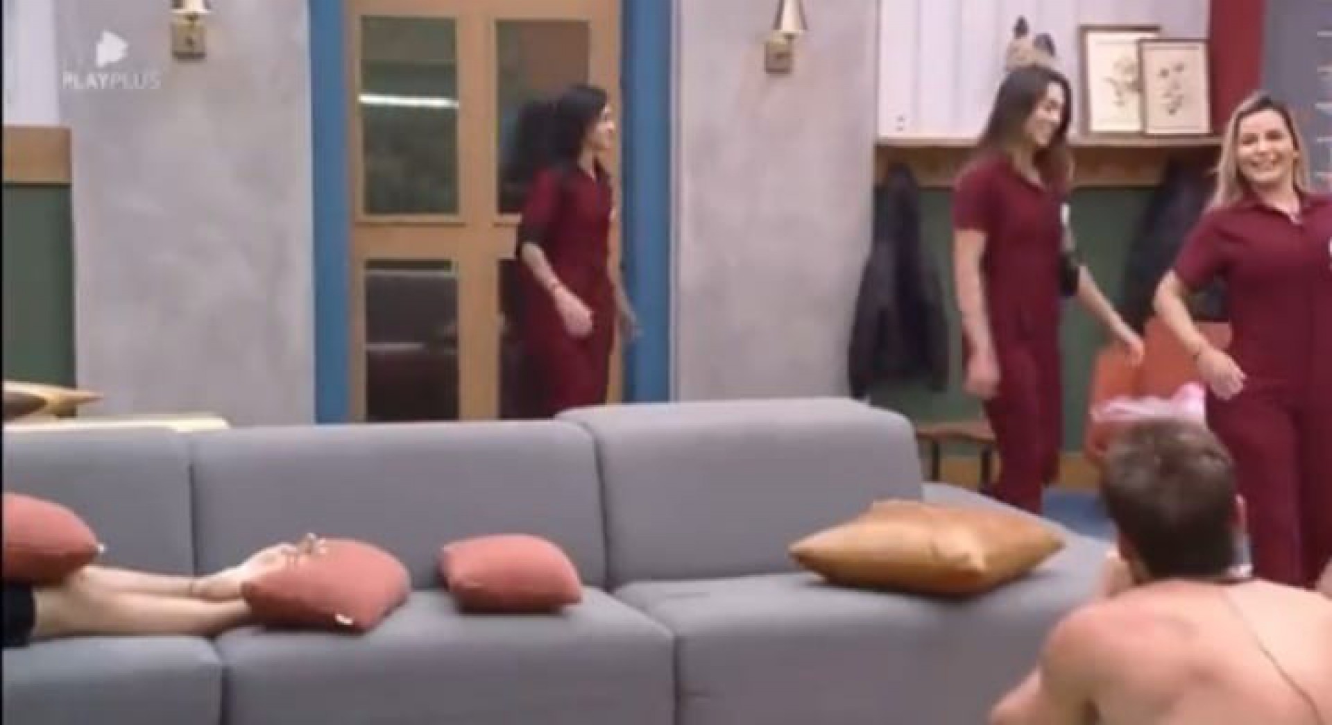 Bia, Deolane e Pétala estão na baia após perderem a prova de fogo  - Reprodução/Playplus