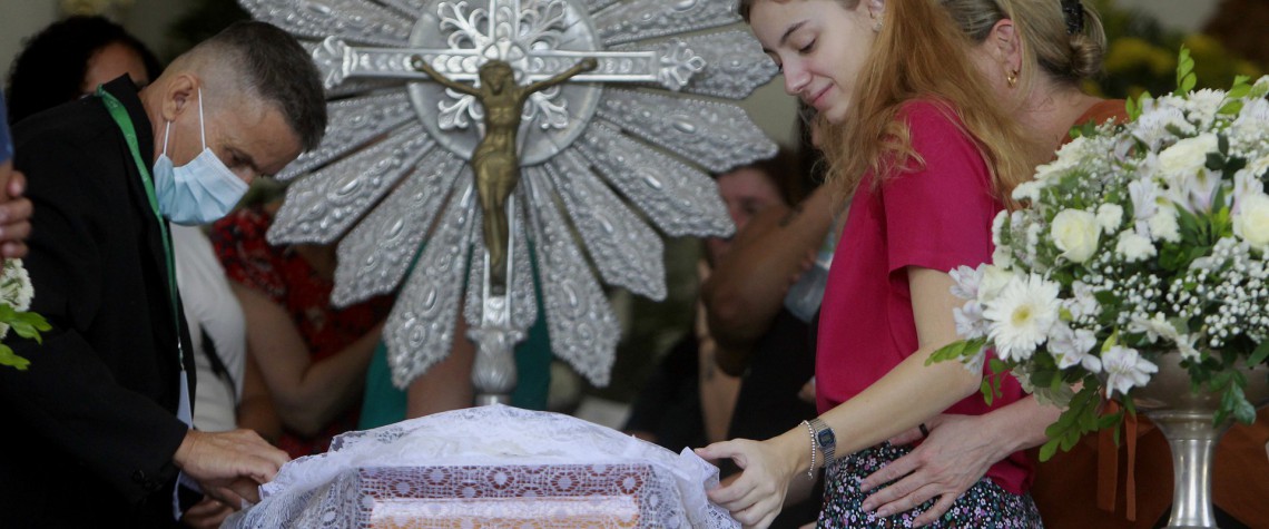 Despedida no Rio foi no Cemitério São João Batista, mas corpo da jornalista foi para sua terra natal, no Sul - Reginaldo Pimenta