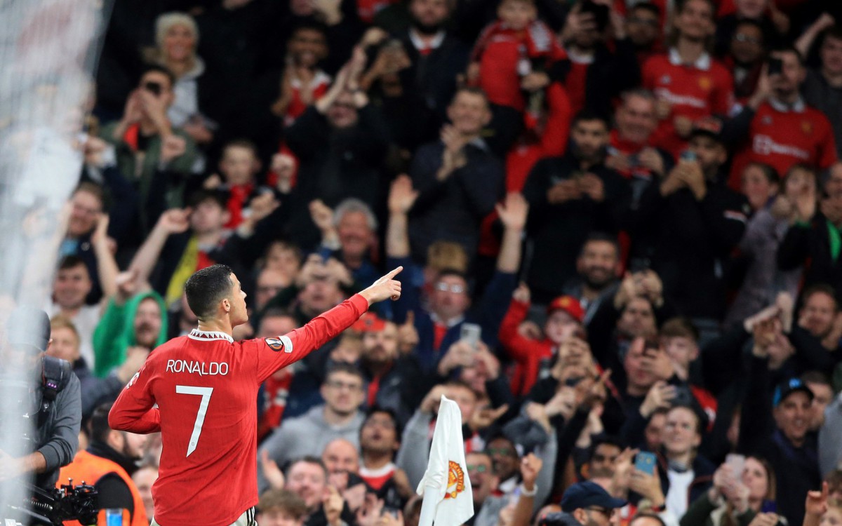 Manchester United arranca empate e garante título inglês