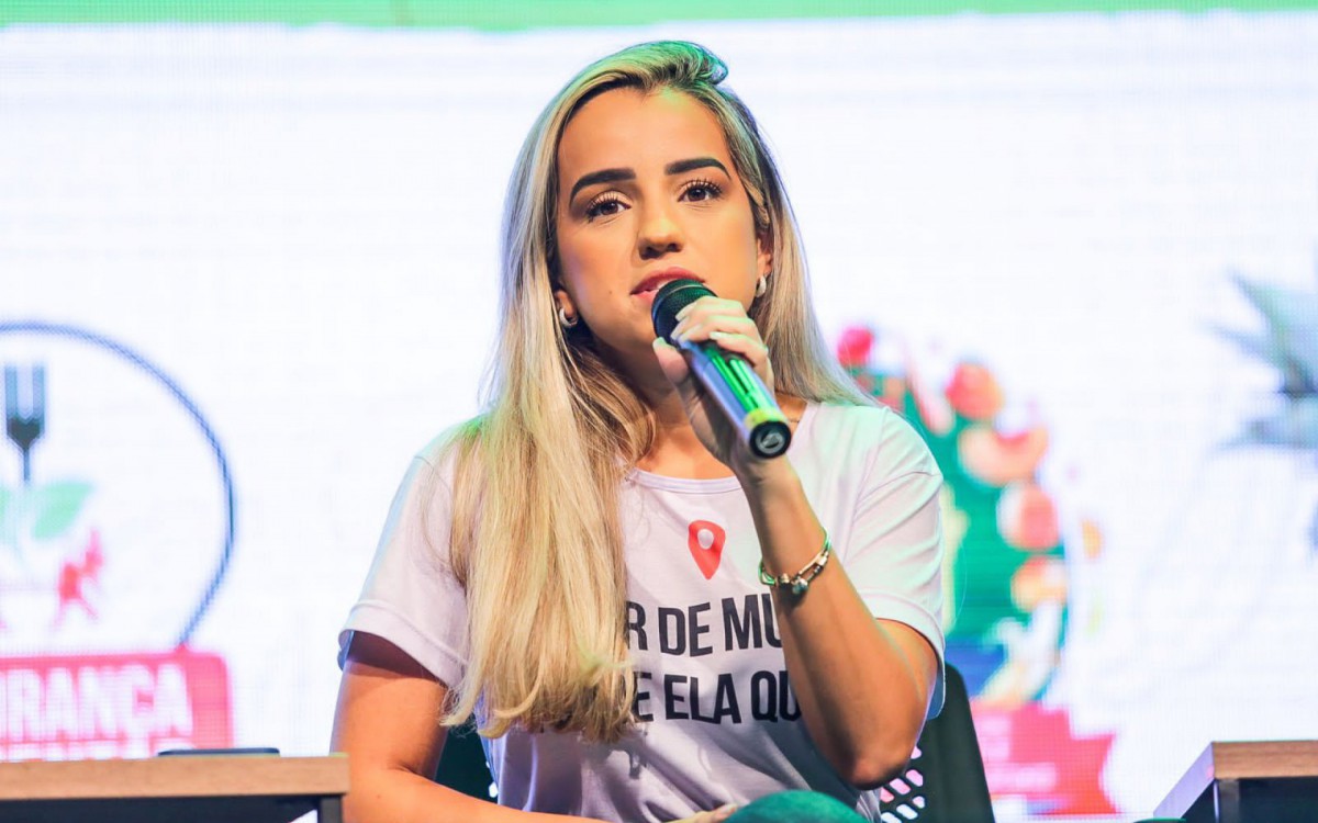 A secret&aacute;ria Brenda Carneiro destacou que a luta &eacute; para levar seguran&ccedil;a alimentar a quem precisa