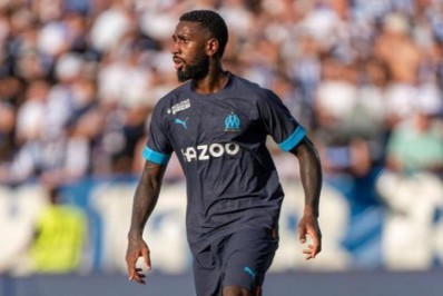 Dirigente do Flamengo rechaça possibilidade de volta de Gerson: 'Está em outra realidade'