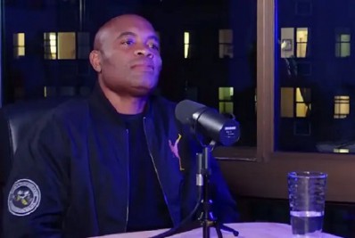 Anderson Silva se pronuncia após dizer que foi nocauteado em treino