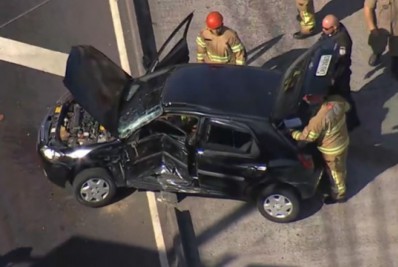 Colisão entre carro e BRT deixa três feridos na Praça Seca