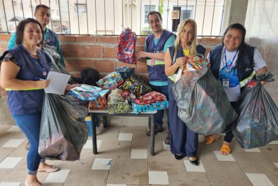 Águas do Rio distribui brinquedos para instituições de São João de Meriti