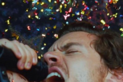 Harry Styles diz que quer tatuar um de pão de queijo