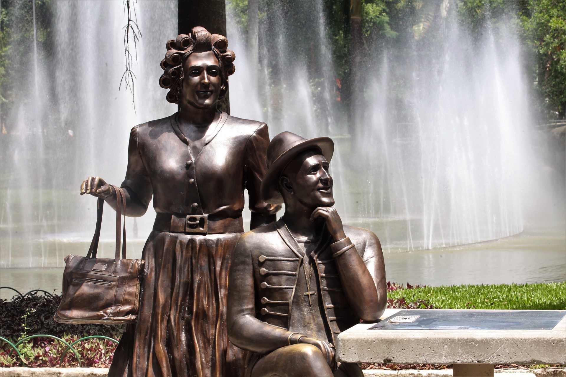 De acordo com a prefeitura, as estátuas são monitoradas por câmeras  - Divulgação