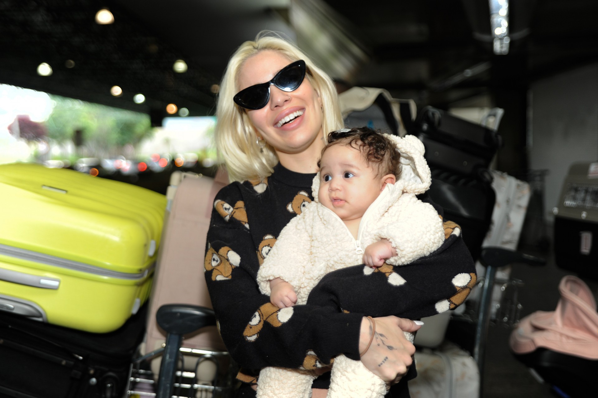 Karoline Lima desembarca em São Paulo com Cecília -  Eduardo Martins / Agnews